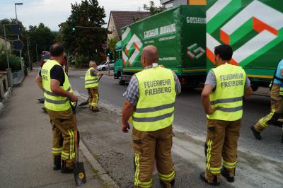 Betonmischer verliert Beton in Freiberg am Neckar